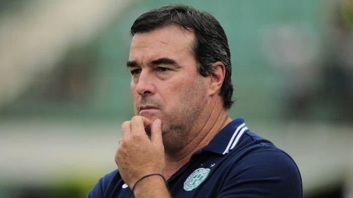 PSS Sleman kabarnya mendekati pelatih asal Brasil, Luís Carlos de Oliveira Preto alias Pintado.