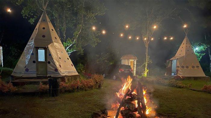 Api unggun di Melcosh Glam Camp