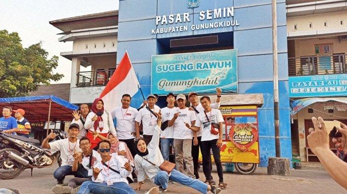 Paguyuban Pedagang Sayur Pasar Semin Gunungkidul di depan Pasar Semin, Kamis (31/8/2023)