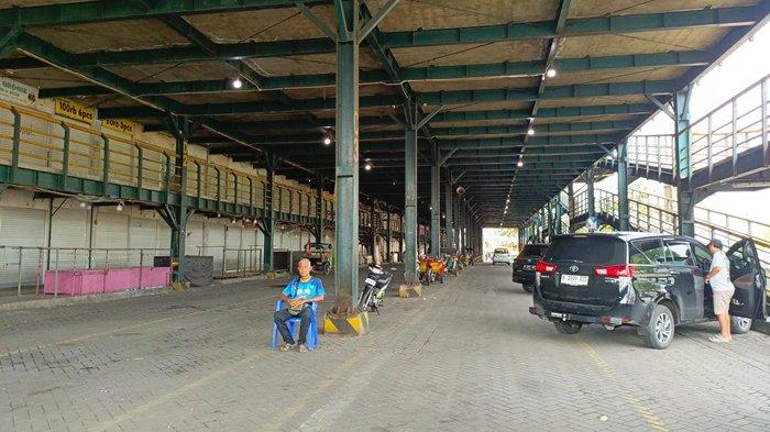 RUANG TERBUKA HIJAU - Suasana Parkiran Abu Bakar Ali, Kota Yogyakarta, Selasa (18/3/2025). Pemda DIY berencana mengubah Taman Parkir Abu Bakar Ali menjadi Ruang Terbuka Hijau (RTH)