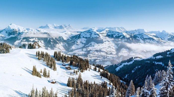 Pegunungan Alpen Swiss yang tertutup salju