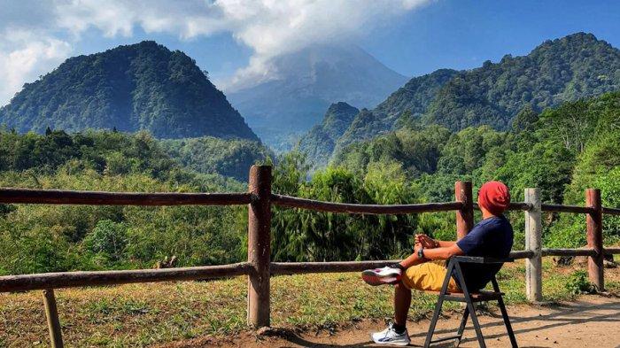 Pemandangan Gunung Merapi dari Nawang Jagad Kaliurang