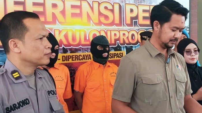 PENIPUAN: Kasatreskrim Polres Kulon Progo Iptu Andriana Yusuf (kanan) bersama Kasihumas Polres Kulon Progo, Iptu Sarjoko (kiri) saat jumpa pers di Mako Polres Kulon Progo, Rabu (04/06/2025).