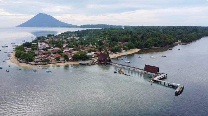 Potret Dermaga Bunaken dari udara