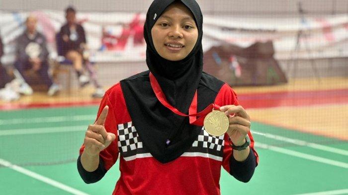 Qonitah Ikhtiar Syakuroh saat meraih juara di Inggris.