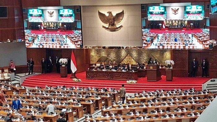 Rapat paripurna DPR pada Kamis (22/8/2024) ditunda karena tidak memenuhi kuorum. Dari total 575 orang anggota DPR, hanya 89 orang yang hadir.