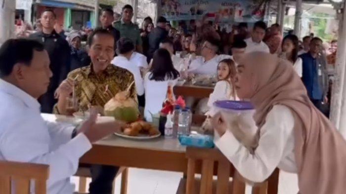 Ria Ricis meminta kerupuk di meja Prabowo saat makan bakso di Magelang, Senin (29/1/2024)