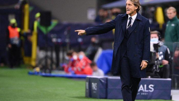 Roberto Mancini di semifinal UEFA Nations League antara Italia vs Spanyol di stadion San Siro (Giuseppe-Meazza) di Milan, pada 6 Oktober 2021.