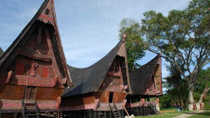 Rumah Bolon, Siwaluh Jabu, Bagas godang, Jerro (Sumatera Utara)