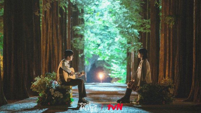 Ryeoun dan Seol In Ah di Drama Korea Twinkling Watermelon Episode 9