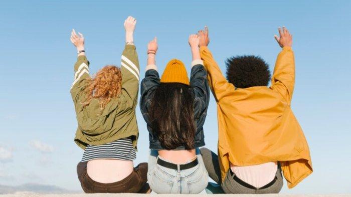 Lifestyle of young friends outdoors