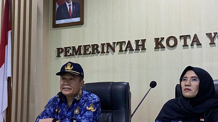Sekretaris Korpri Kota Yogyakarta, Dedi Budiono, memberikan keterangan pers terkait program Pados Jodho, di Balai Kota Yogyakarta, Rabu (16/10/2024).
