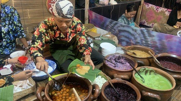 Stand kuliner aneka jenang yang ada di Pasar Kangen 2024 di Taman Budaya Yogyakarta (TBY). Pasar Kangen ini digelar pada 4-13 Juli 2024