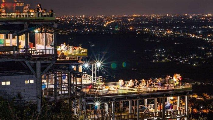 Suasana Bukit Bintang di malam hari