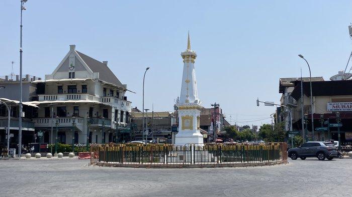 Pagar baru tampak mengelilingi bangunan Tugu Pal Putih