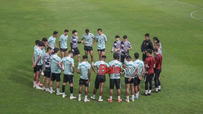Timnas Indonesia berlatih di Lapangan B, Senayan, Jakarta, Selasa (28/5/2024) jelang laga menghadapi Tanzania pada 2 Juni, sebelum melawan Irak pada 6 Juni dan melawan Filipina pada 11 Juni 2024.