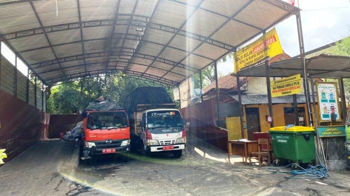Kondisi depo sampah di barat Stadion Mandala Krida, Kota Yogya, yang tampak kondusif meski TPA Piyungan tutup, Minggu (9/7/2023).