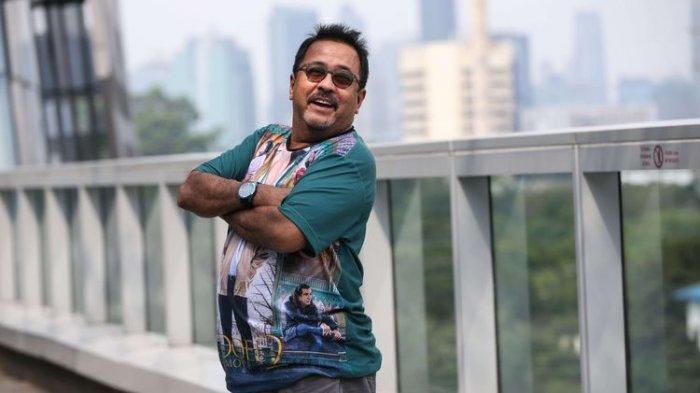 Aktor Rano Karno sebagai pemeran Doel saat promo film Si Doel The Movie 2 di Kantor Redaksi Kompas.com, Menara Kompas, Palmerah, Jakarta, Selasa (14/5/2019).