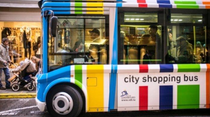 Bus belanja bagi wisatawan yang disediakan gratis di Luksemburg. Semua transportasi publik akan digratiskan di negara ini.
