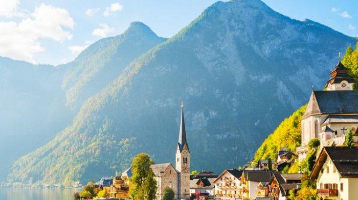 Desa Hallstatt di Austria
