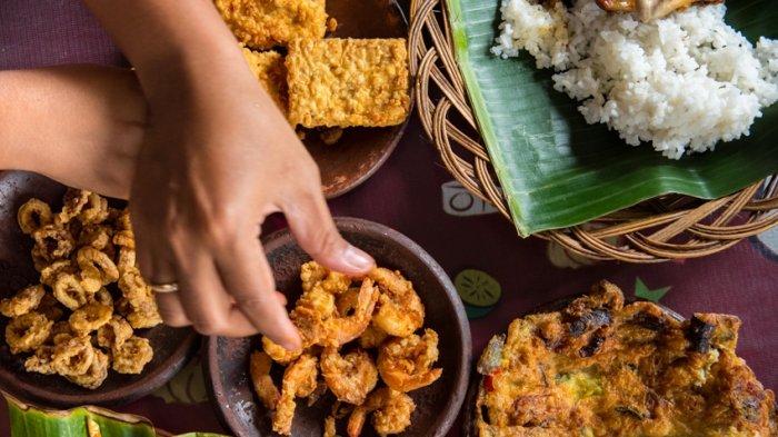 Ini Dia 5 Kebiasaan Unik Orang Indonesia Saat Makan, Apa Kamu Salah Satunya?