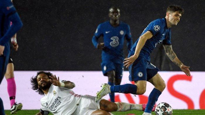 Marcelo dan Christian Pulisic di leg pertama semifinal Liga Champions Real Madrid vs Chelsea di stadion Alfredo di Stefano di Valdebebas, di pinggiran Madrid, pada 27 April , 2021.