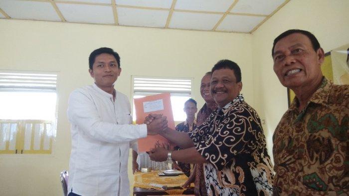 Ketua DPD partai PAN, Mahmud Ardi Widanto mendaftar Balon Bupati lewat Golkar, Selasa (4/2/2020).