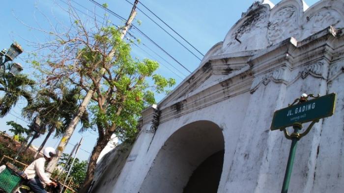 Plengkung Gading atau Plengkung Nirbaya