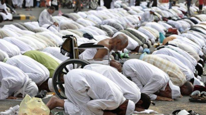 sholat di kakbah