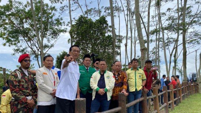 Raja Ngayogyakarta Hadiningrat, Sri Sultan Hamengkubuwono X bersama GKR Mangkubumi, RM Gusthilantika Marrel Suryokusumo dan Pemuda Lintas Agama, Senin (20/1/2025) ke Gunung Merapi.