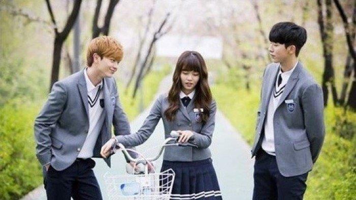 Who Are You: School 2015
