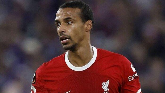 Pemain bek tengah Liverpool Joel Matip