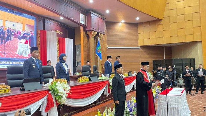 Sebanyak 30 Anggota DPRD Nunukan terpilih hasil Pemilu 2024 resmi dilantik hari ini di ruang Paripurna DPRD Nunukan, Senin (12/08/2024), pagi