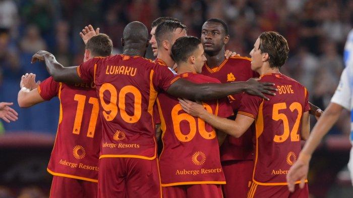Selebrasi pemain AS Roma atas kemenangan telak 7-0 dari Empoli di Liga Italia pekan ke-4, Senin (18/9/2023) dini hari WIB. (Twitter/@OfficialASRoma)