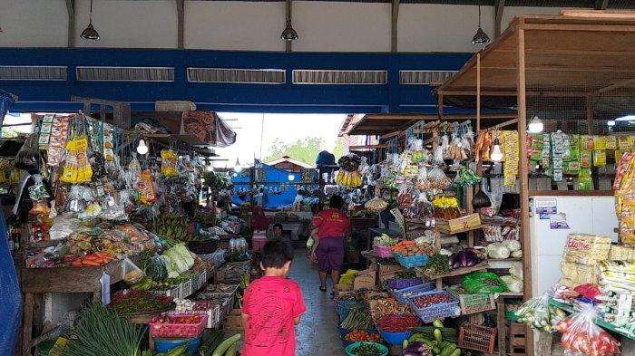 Aktivitas jual beli di Pasar Imbayud Taka Tideng Pale, Kabupaten Tana Tidung, Kaltara, Senin (6/1/2025).(TribunKaltara/Rismayanti)