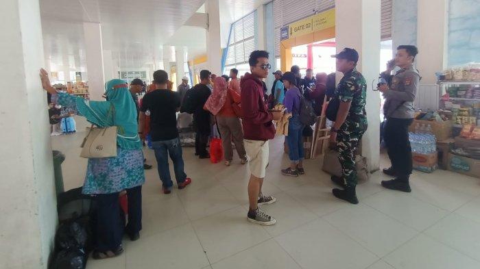Aktivitas penumpang di UPT Pelabuhan Tengkayu Satu Tarakan jelang Nataru.