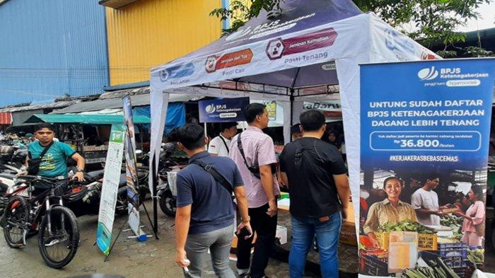 BPJS Ketenagakerjaan Tarakan laksanakan kegiatan Aktivasi Pasar dengan tema Kerja Keras Bebas Cemas kepada pedagang di Pasar Gusher Kota Tarakan.