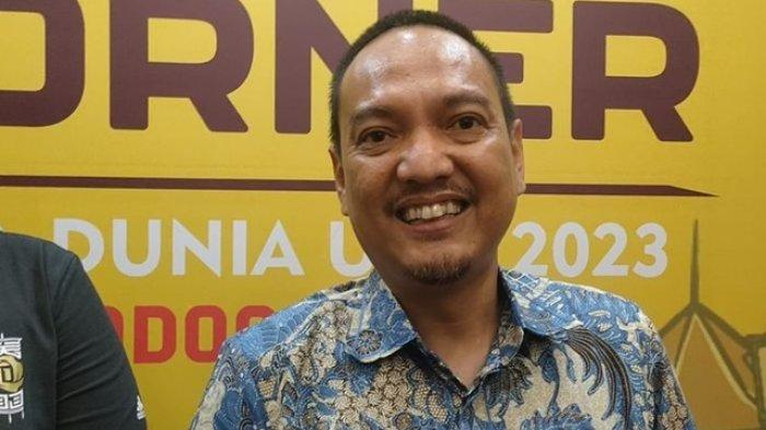 BUKA-BUKAAN - CEO PSIS Semarang Sekaligus Ketua Aspov PSSI Jawa Tengah, Yoyok Sukawi saat menghadiri konferensi pers Piala Dunia U-17 2023, di Hotel Solia Zigna, Solo, Jumat (12/11/2023). Bos PSIS Semarang Yoyok Sukawi buka-bukaan soal utang Rp 45 miliar yang melilit PT Mahesa Jenar Semarang (PT MJS), perusahaan yang naungi PSIS.