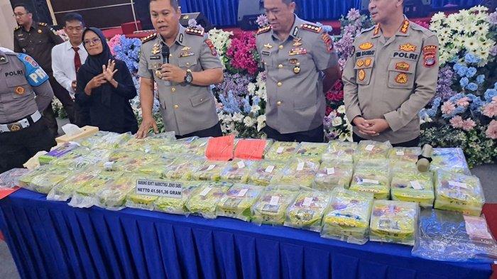 Barang bukti sabu-sabu yang diamankan Tim Opsnas Dit Resnarkoba Polda Kaltara dari dua kasus pengungkapan selama sebulan terakhir di Bulungan. (Tribunkaltara.com)