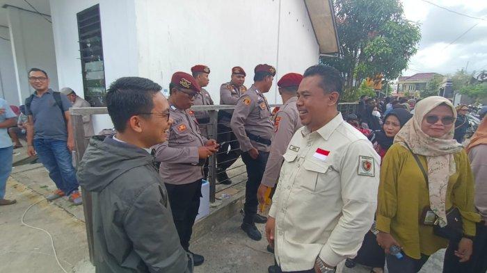 Arif Rochman, Anggota Bawaslu Provinsi Kaltara, Koordiv Pencegahan, Partisipasi Masyarakat dan Humas saat memonitoring pelaksanaan PSU di TPS 57 Kelurahan Karang Anyar Kota Tarakan, Kamis (22/2/2024) siang.