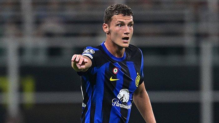 Benjamin Pavard pada pertandingan Liga Champions antara Inter Milan vs Benfica, di Stadion Giuseppe Meazza, Rabu (4/10/2023). (inter.it)