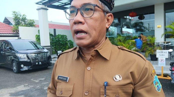 Kepala Bappeda Litbang, Kaltara, Bertius saat diwawancarai oleh media di Tanjung Selor