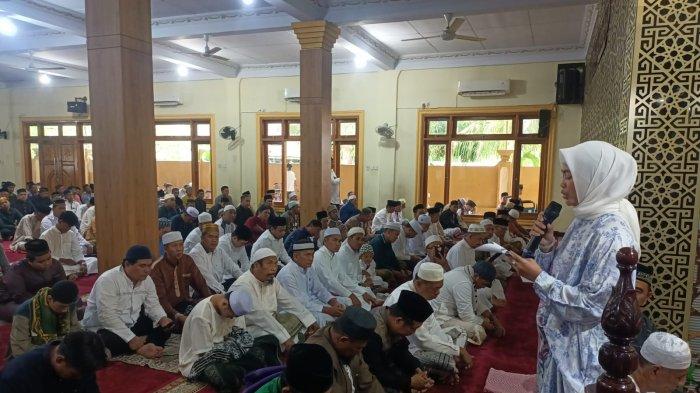IDUL ADHA - Bupati Nunukan Asmin Laura saat menyampaikan sambutan perayaan Idul Adha 1445 Hijriah di
Masjid Al-Muttaqin, Jalan Pasar Lama, Kelurahan Nunukan Barat, Kecamatan Nunukan, Senin (17/06/2024), pagi. Berikut ini link live streaming sidang isbat Kementerian Agama hari ini Selasa 27 Mei 2025, untuk menentukan 1 Dzulhijjah 1446 Hijriah dan Idul Adha 2025.