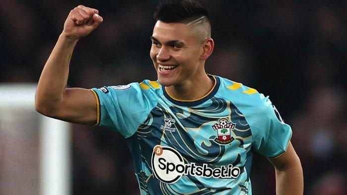 Carlos Alcaraz ketika memperkuat Southampton.