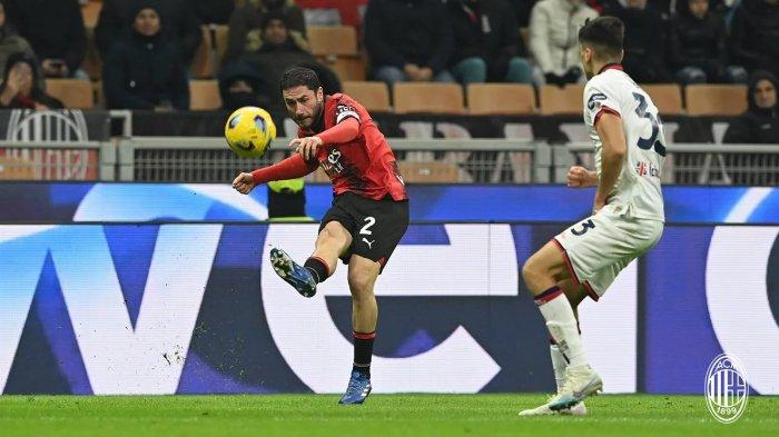 Kapten AC Milan, Davide Calabria - Jelang laga AC Milan vs Cagliari di Liga Italia Serie A pekan 36, Stefano Pioli merombak total lini belakang, dua nama penting seperti Calabria dan Theo Hernandez bakal menghilang dari starting XI.