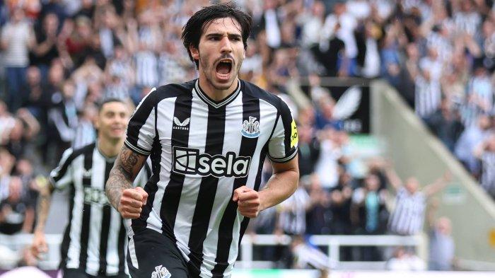 Debut Sandro Tonali di Liga Inggris saat membela Newcastle United melawan Aston Villa, Sabtu (12/8/2023). (Twitter/@NUFC)