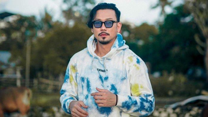Denny Sumargo laporkan Dj Verny Hasan ke Polda Metro Jaya, Selasa (22/8/2023) atas dugaan pencemaran nama baik soal anak.