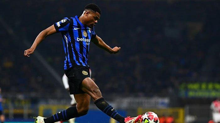 GEMILANG - Aksi Denzel Dumfries pada pertandingan Inter Milan vs RB Leipzig, matchday 5 Liga Champions, di Stadion Giuseppe Meazza, Rabu (27/11/2024). Wingback asal Belanda ini bermain gemilang dalam kemenangan Nerazzurri atas Feyenoord, pada leg 2 babak 16 besar Liga Champions, Rabu (12/3/2025). (ARSIP - inter.it)