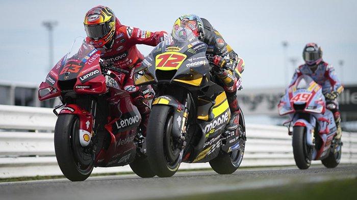 Duo murid Valentino Rossi di MotoGP, Francesco Bagnaia dan Marco Bezzecchi. (motogp.com)