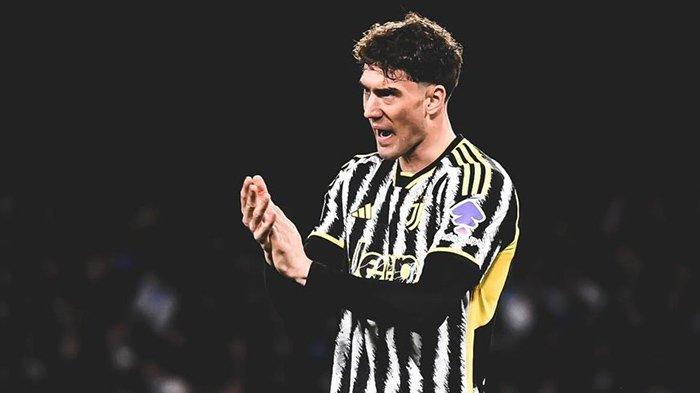 Ekspresi Dusan Vlahovic saat gagal mencetak gol pada pertandingan Liga Italia Serie A pekan ke-27, Napoli vs Juventus, di Stadion Diego Armando Maradona, Senin (4/3/2024) dini hari.